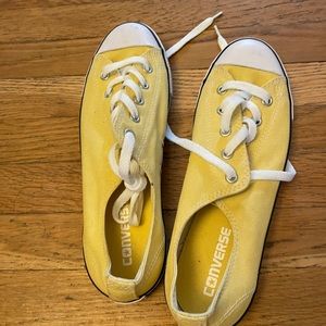 Converse Yellow 8.5 new